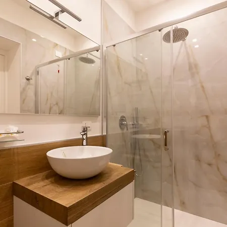 ベッド・アンド・ブレックファスト Le Tre B ナポリ